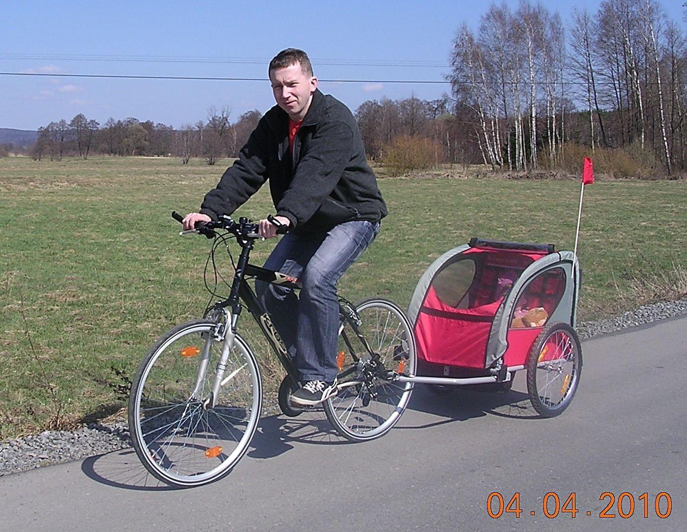 Pojazd dwuczłonowy.