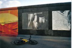 Raleigh i mur Berliński
